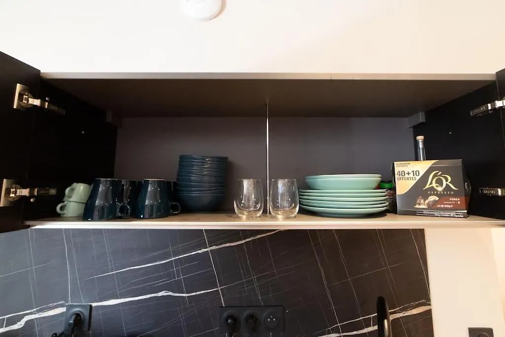 Le Charmant D'Ecully Logement Unique Avec Jardin A 10 Minutes De Lyon